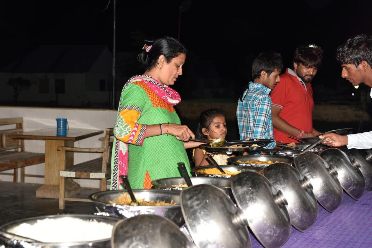 Kf Resort Pvt Ltd Sām Buitenkant foto