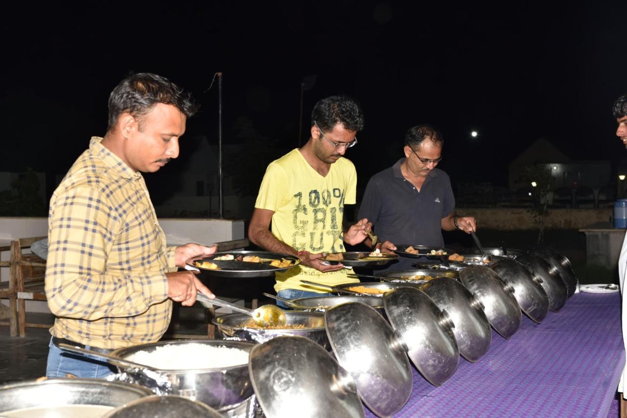 Kf Resort Pvt Ltd Sām Buitenkant foto